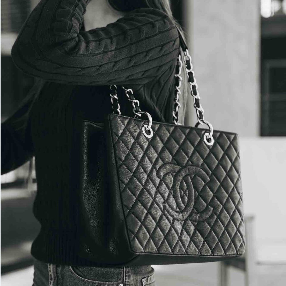 Chanel Black Caviar Grand Shopping Tote (GST) - Picture 7 of 9